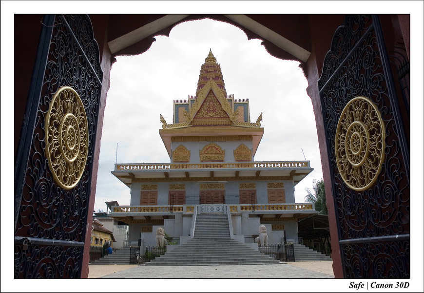 2006 - 07 - Phnom Penh - Temples 12